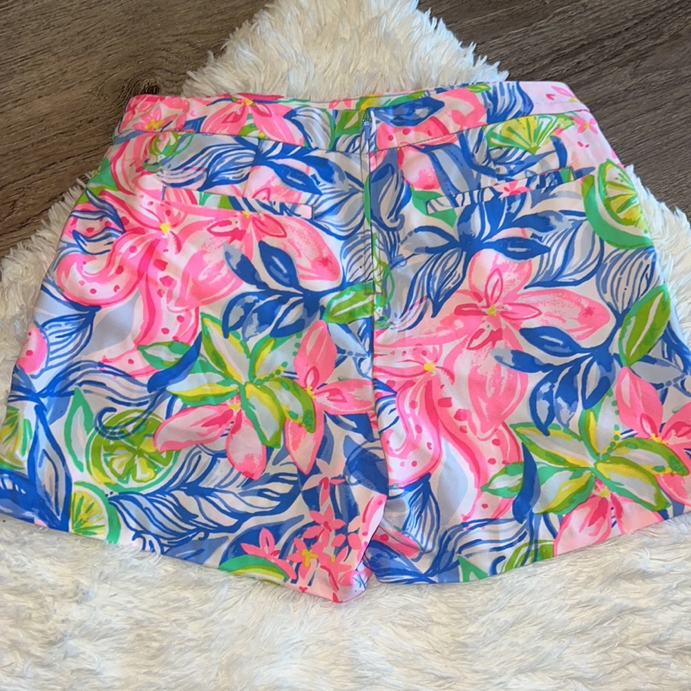 Lilly Pulitzer Ariana Stretch Short in Havana Cocktail - size 6 - Picture 4 of 5